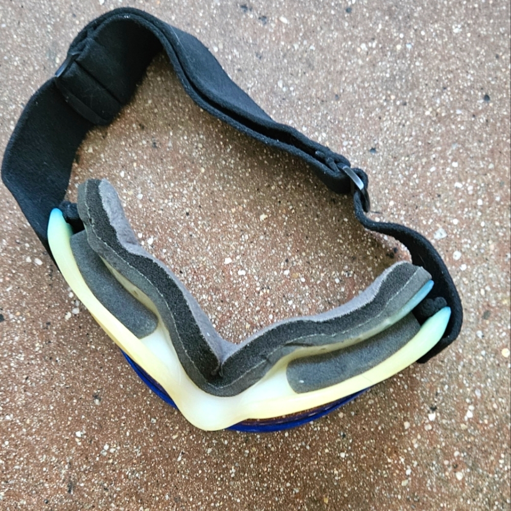 Ski Goggles - image 6